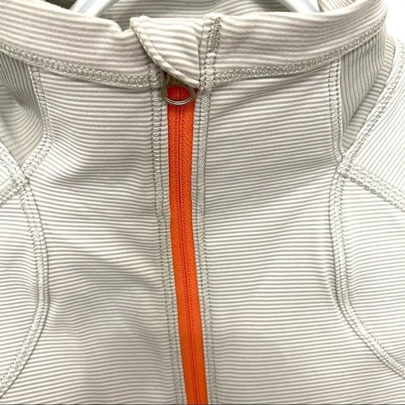 Lululemon half zip warm up long sleeve 4 EUC - Picture 2 of 4